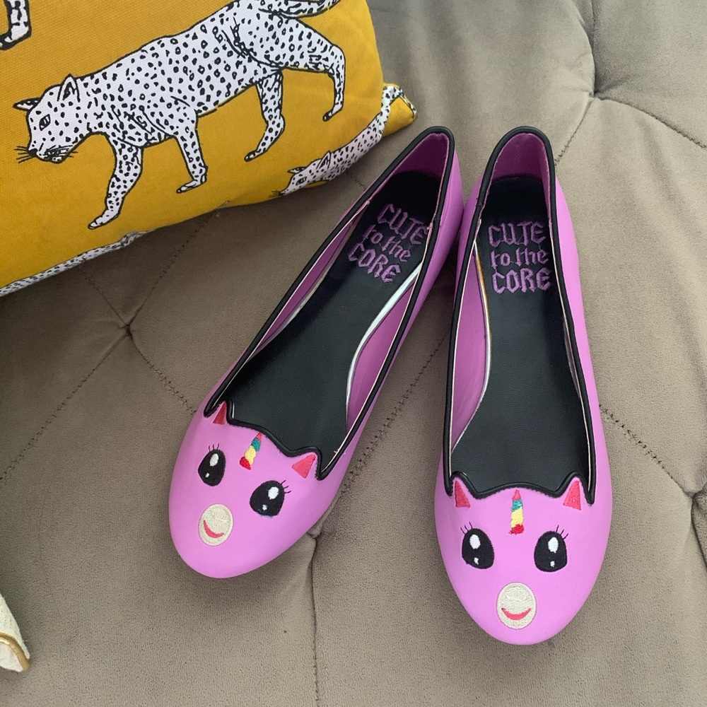 //SOLD// Unicorn Flats 🦄